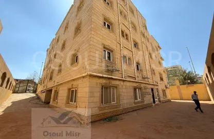 بناية كاملة - 8 غرف نوم - 8 حمامات للبيع في الحي الثامن - الشيخ زايد - الجيزة