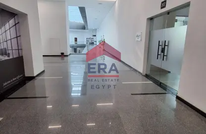 مساحات مكتبية - استوديو - 1 حمام للايجار في وان جولدن سكوير مول - التجمع الخامس - مدينة القاهرة الجديدة - القاهرة