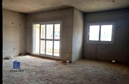 Apartment - 3 Bedrooms - 2 Bathrooms for sale in Al Khamayel city - Sheikh Zayed Compounds - Sheikh Zayed City - Giza