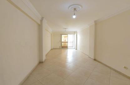 Apartment - 3 Bedrooms - 3 Bathrooms for rent in Kamal Eldin Salah St. - Smouha - Hay Sharq - Alexandria