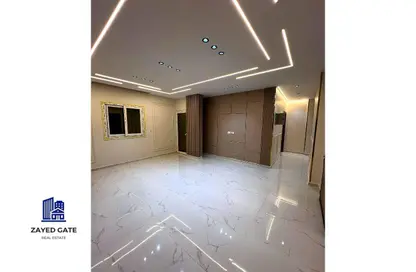 شقة - 3 غرف نوم - 3 حمامات للبيع في الحي الرابع - مدينة 6 أكتوبر - الجيزة