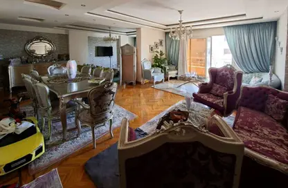 شقة - 3 غرف نوم - 3 حمامات للبيع في شارع السيدة سكينة إبنت الحسين - كفر عبده - رشدي - حي شرق - الاسكندرية