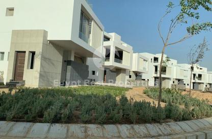 تاون هاوس - 4 - 4 للبيع في جولز - طريق مصر اسكندرية الصحراوي - مدينة 6 أكتوبر - الجيزة