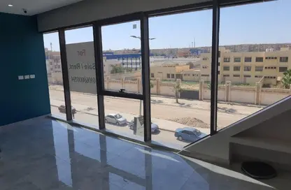 Office Space - 2 Bedrooms - 1 Bathroom for rent in The Gate Plaza Mall - 10th District - Sheikh Zayed City - Giza