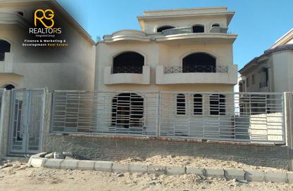 Villa - 6 Bedrooms - 4 Bathrooms for sale in New Giza - Cairo Alexandria Desert Road - 6 October City - Giza