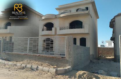 Villa - 6 Bedrooms - 4 Bathrooms for sale in New Giza - Cairo Alexandria Desert Road - 6 October City - Giza