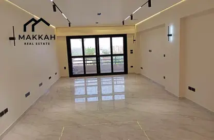 Office Space - 3 Bedrooms - 2 Bathrooms for rent in Salah Salem St. - Roxy - Heliopolis - Masr El Gedida - Cairo