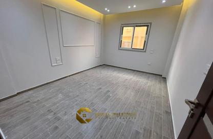 Apartment - 3 Bedrooms - 2 Bathrooms for sale in 8th District - Sheikh Zayed City - Giza