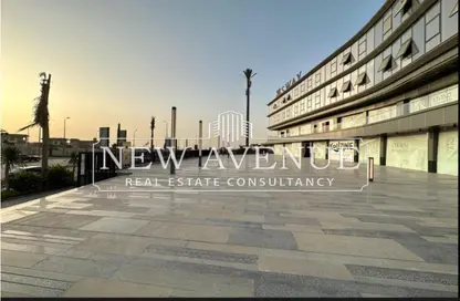 Retail - Studio - 1 Bathroom for rent in Mohamed Naguib Axis - Abou El Houl - New Cairo City - Cairo