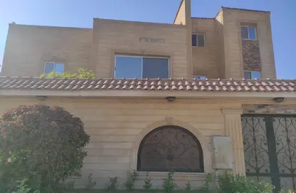 فيلا - 8 غرف نوم - 8 حمامات للبيع في شارع المشير احمد اسماعيل - مدينة العبور - الحي السابع - مدينة العبور - القليوبية