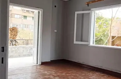 شقة - 3 غرف نوم - 1 حمام للايجار في شارع عبد الرحمن رشدي - ميدان سانت فاطيما - النزهة - القاهرة