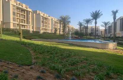 Apartment - 2 Bedrooms - 2 Bathrooms for sale in Fifth Square - The 5th Settlement - New Cairo City - Cairo