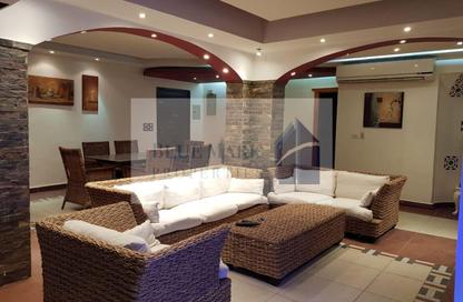 Apartment - 2 Bedrooms - 2 Bathrooms for rent in Street 7 - Maadi - Hay El Maadi - Cairo