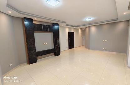 Half Floor - Studio - 2 Bathrooms for rent in District 2 - The 5th Settlement - New Cairo City - Cairo
