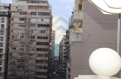 Apartment - 4 Bedrooms - 3 Bathrooms for rent in Shaarawy St. - Laurent - Hay Sharq - Alexandria