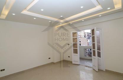 Apartment - 4 Bedrooms - 3 Bathrooms for rent in Shaarawy St. - Laurent - Hay Sharq - Alexandria