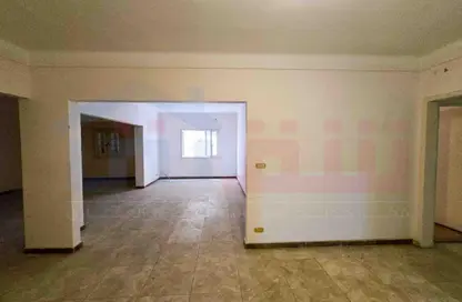 شقة - 2 غرف نوم - 2 حمامات للبيع في سموحة - حي شرق - الاسكندرية