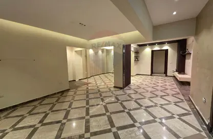 Apartment - 2 Bedrooms - 1 Bathroom for rent in Al Geish Road - Glim - Hay Sharq - Alexandria