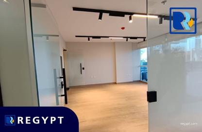 مساحات مكتبية - استوديو - 2 حمامات للايجار في فى90 - شارع التسعين الشمالي - التجمع الخامس - مدينة القاهرة الجديدة - القاهرة