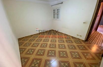Apartment - 2 Bedrooms - 1 Bathroom for rent in Amin Yehia St. - Zezenia - Hay Sharq - Alexandria Apartment - 2 Bedrooms - 1 Bathroom for rent in Amin Yehia St. - Zezenia - Hay Sharq - Alexandria