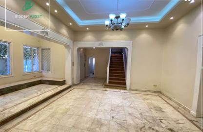 Villa - Studio - 3 Bathrooms for rent in Street 10 - Maadi - Hay El Maadi - Cairo