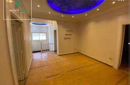 Villa - Studio - 3 Bathrooms for rent in Street 10 - Maadi - Hay El Maadi - Cairo
