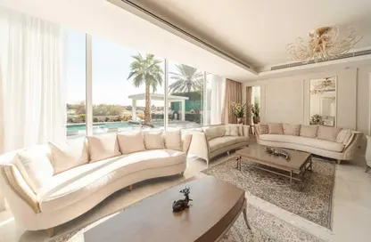 Villa - 5 Bedrooms - 4 Bathrooms for sale in Hood 8 Side St. - Green Belt - 6 October City - Giza