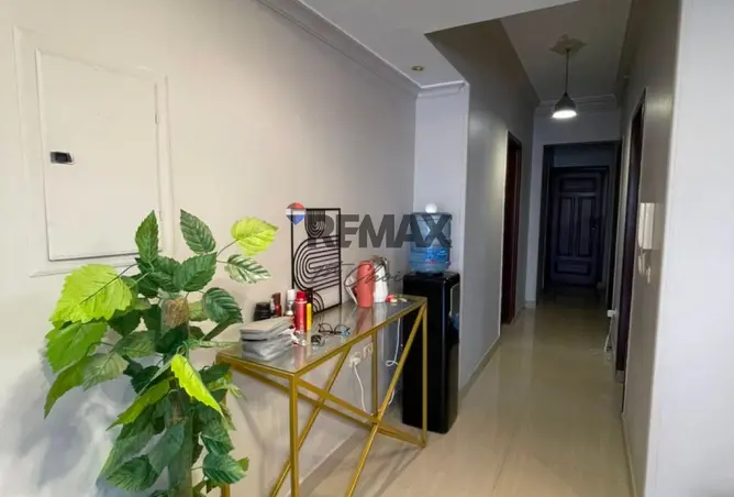 98815677 - Property Image 2