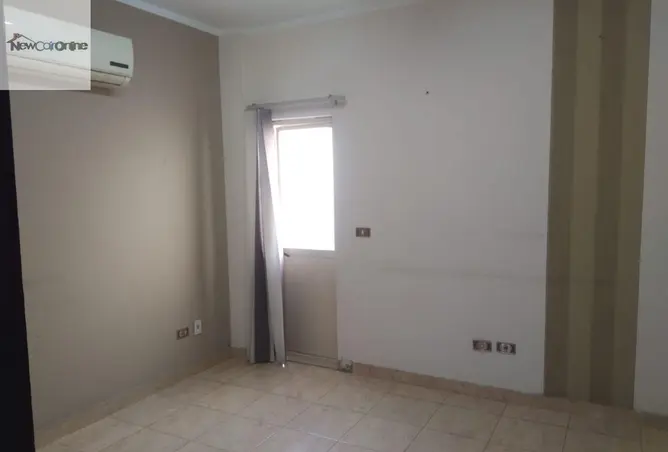 98828971 - Property Image 3