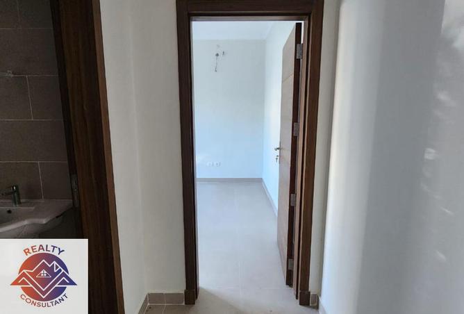 98829825 - صورة العقار 3