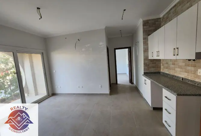 98829825 - Property Image 2