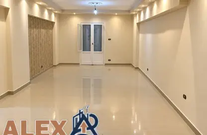 Apartment - 3 Bedrooms - 2 Bathrooms for rent in Mohamed Bahaa Al Din Al Ghouri St. - Smouha - Hay Sharq - Alexandria