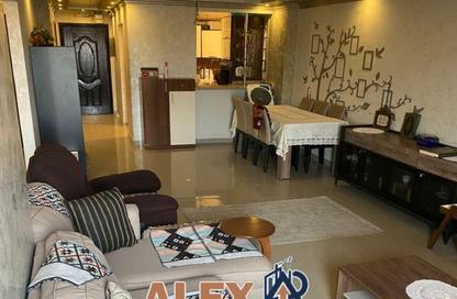 Apartment - 3 Bedrooms - 3 Bathrooms for sale in Smouha Square - Smouha - Hay Sharq - Alexandria