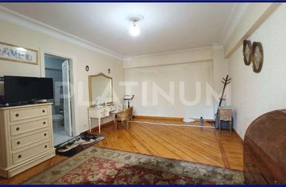 Apartment - 4 Bedrooms - 3 Bathrooms for rent in Abo Qir St. - Glim - Hay Sharq - Alexandria