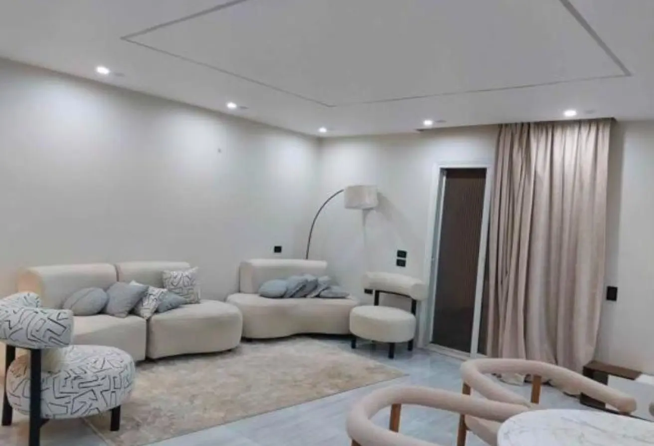 99404162 - Property Main Image