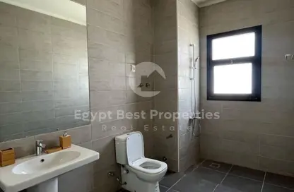 Apartment - 3 Bedrooms - 3 Bathrooms for sale in Hyde Park - New Cairo City - Cairo