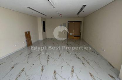 Office Space - Studio - 1 Bathroom for rent in Hyde Park Business District Mall - South Teseen St. - The 5th Settlement - New Cairo City - Cairo