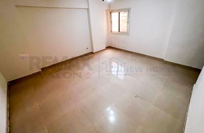 Apartment - 3 Bedrooms - 2 Bathrooms for sale in Sporting - Hay Sharq - Alexandria