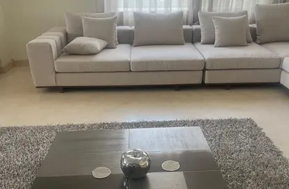 فيلا - 4 غرف نوم - 3 حمامات للبيع في طريق اب تاون كايرو - الاباجية - حي الخليفة - القاهرة