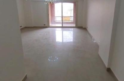 Apartment - 3 Bedrooms - 2 Bathrooms for rent in Green 3 - 2nd District - Sheikh Zayed City - Giza