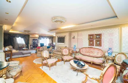 Apartment - 3 Bedrooms - 3 Bathrooms for sale in Kafr Abdo St. - Kafr Abdo - Roushdy - Hay Sharq - Alexandria