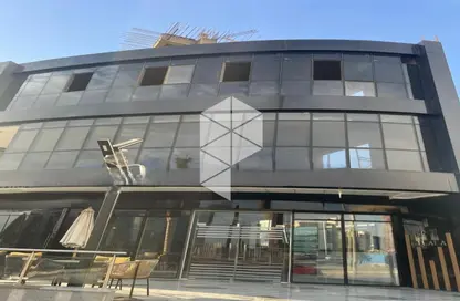 محل تجاري - استوديو - 2 حمامات للايجار في شارع التسعين الشمالي - التجمع الخامس - مدينة القاهرة الجديدة - القاهرة