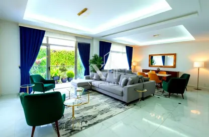 شقة - 3 غرف نوم - 2 حمامات للبيع في شارع النزهة - الحي الخامس عشر - الشيخ زايد - الجيزة