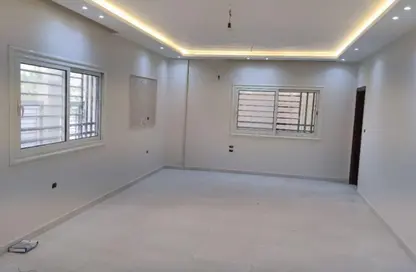 Apartment - 3 Bedrooms - 3 Bathrooms for rent in Al Gezira St. - South Investors Area - New Cairo City - Cairo