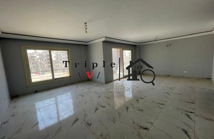 Apartment - 3 Bedrooms - 3 Bathrooms for rent in Cairo University Compound - Sheikh Zayed Compounds - Sheikh Zayed City - Giza
