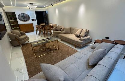 شقة - 2 - 2 للايجار في شارع انس ابن مالك - المهندسين - الجيزة
