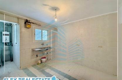 Apartment - 3 Bedrooms - 2 Bathrooms for rent in Khalil Mutran St. - Saba Basha - Hay Sharq - Alexandria