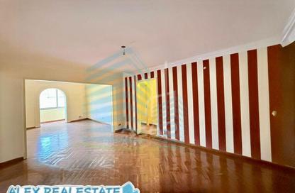 Apartment - 3 Bedrooms - 2 Bathrooms for rent in Khalil Mutran St. - Saba Basha - Hay Sharq - Alexandria