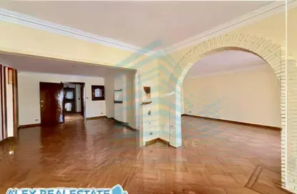 Apartment - 3 Bedrooms - 2 Bathrooms for rent in Khalil Mutran St. - Saba Basha - Hay Sharq - Alexandria