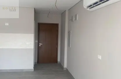 Apartment - 1 Bedroom - 2 Bathrooms for sale in Village West - Sheikh Zayed Compounds - Sheikh Zayed City - Giza